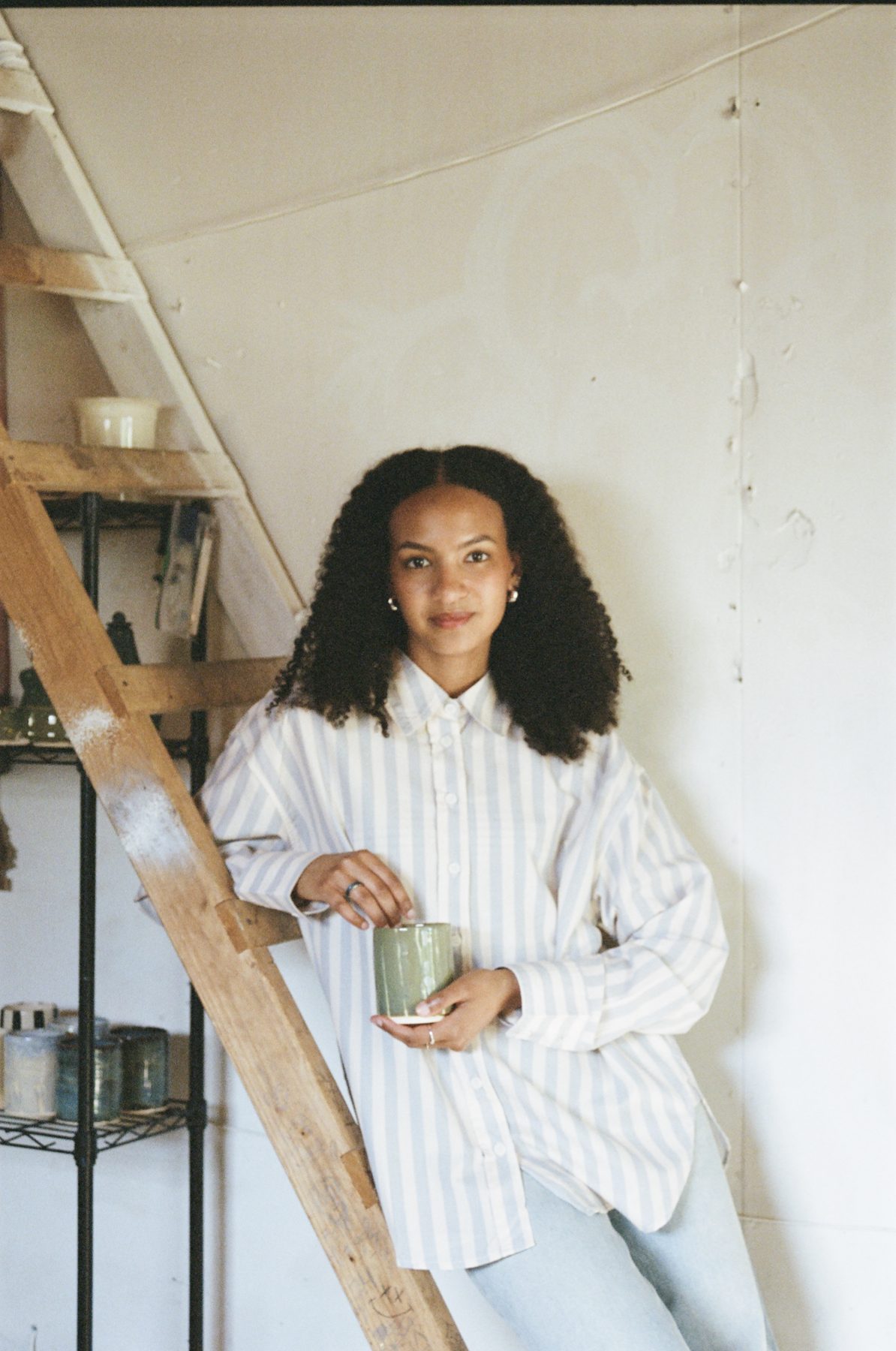 Maeleisa in her pottery studio
